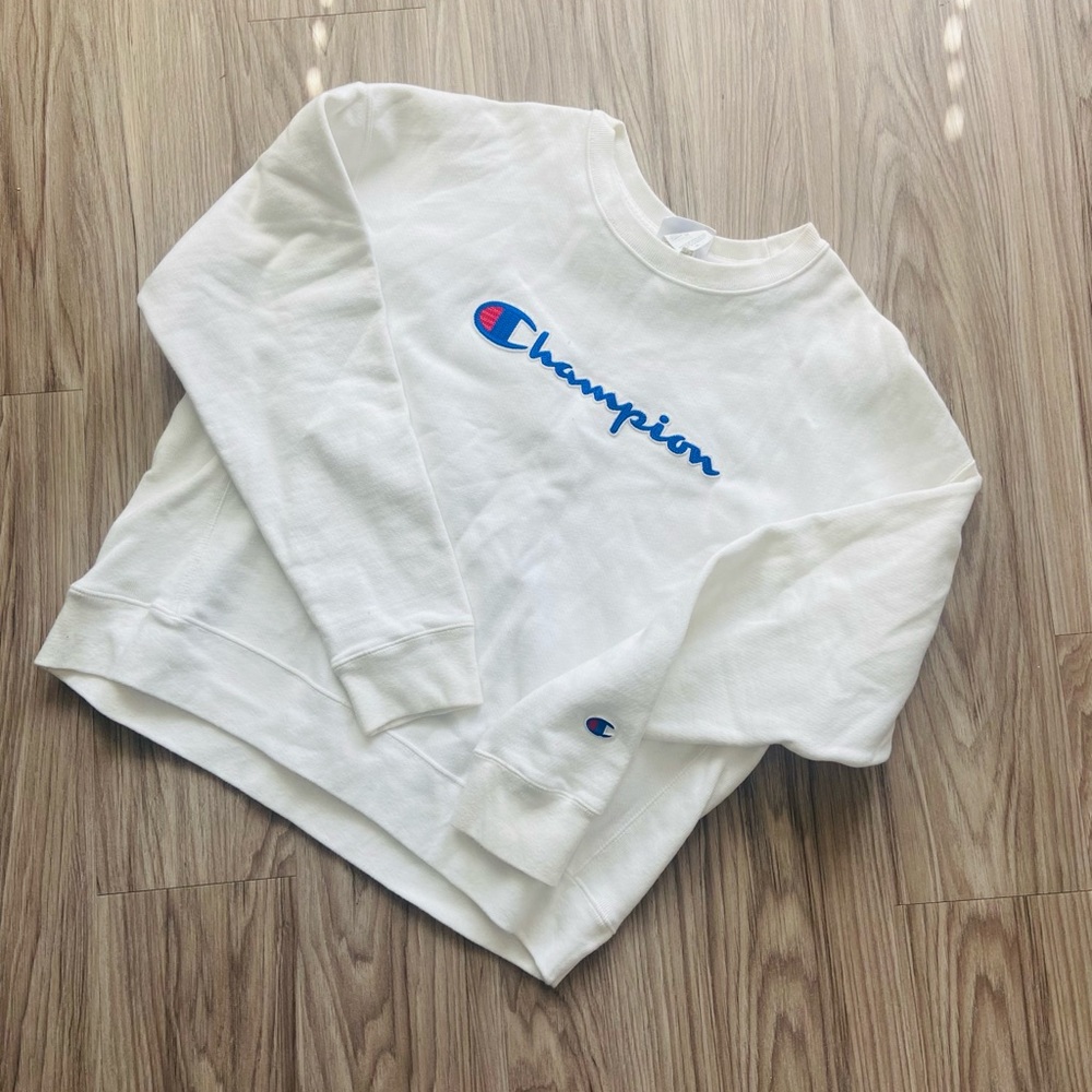 (M) white champion sweatshirt